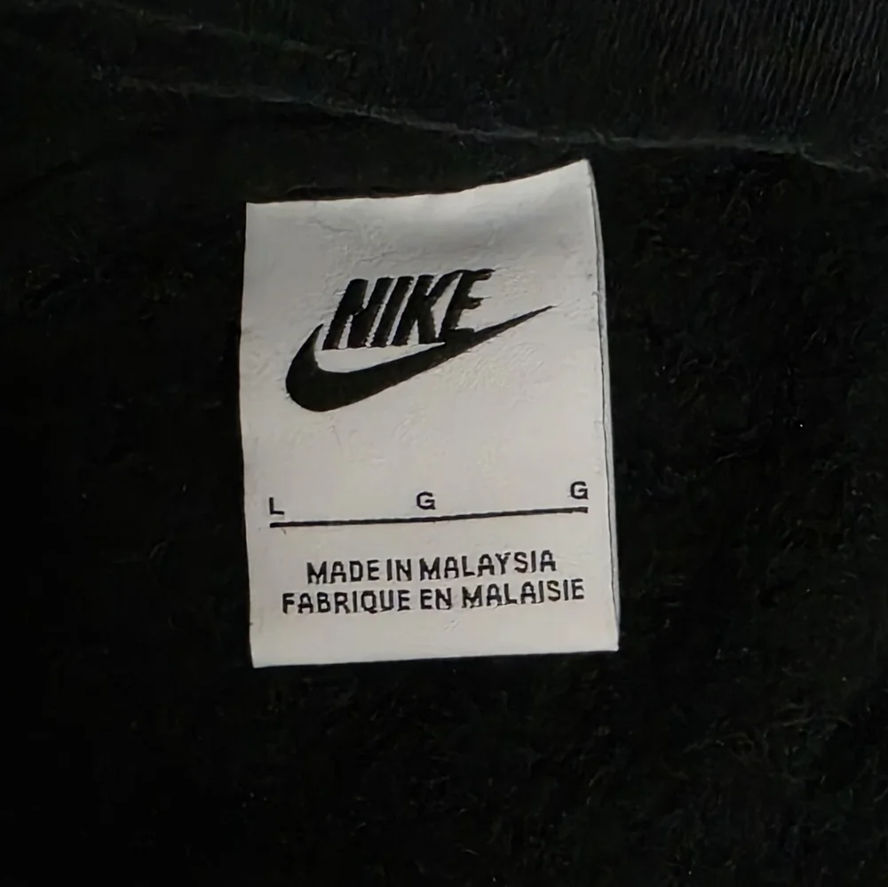 Nike Kids Celtics Basketball Hoodie - Black and Green - Picture 6 of 6